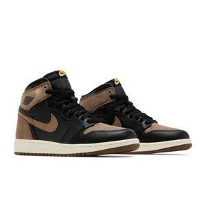 Air Jordan’s 1 palomino size 6